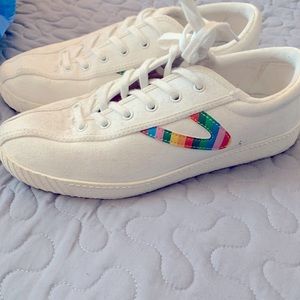 Tretorn Tennis Shoes, size 8.5.
